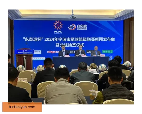 联赛颁奖典礼即将举行，球员表现受到广泛关注